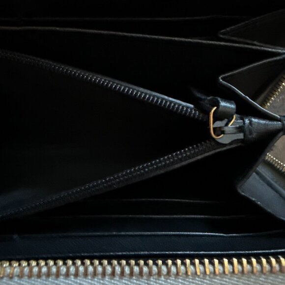 Yves Saint Laurent Wallet YSL Belle du Jour metallic Silver Leather Zip Wallet - Picture 4 of 10